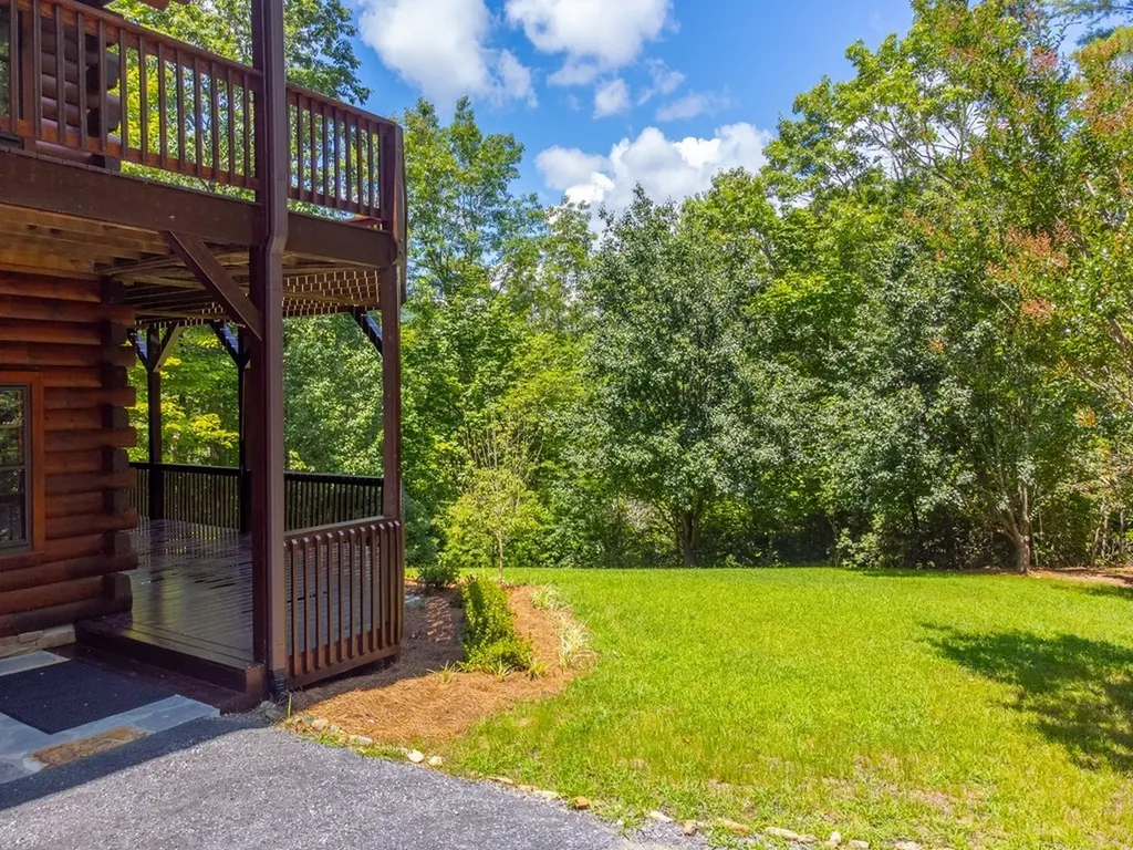 301 Cardinal Ridge Drive Highlands NC 28741