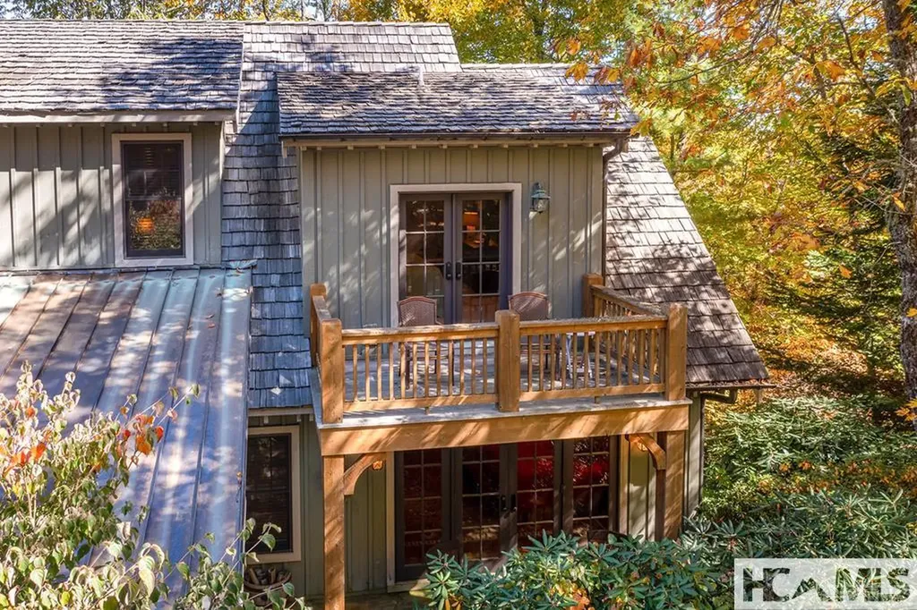 65 Cool Breeze Way Cashiers NC 28717