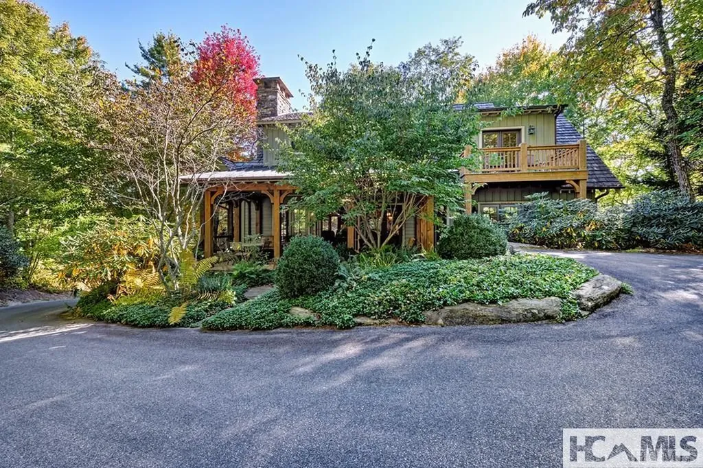 65 Cool Breeze Way Cashiers NC 28717