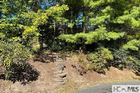 65 Cool Breeze Way Cashiers NC 28717