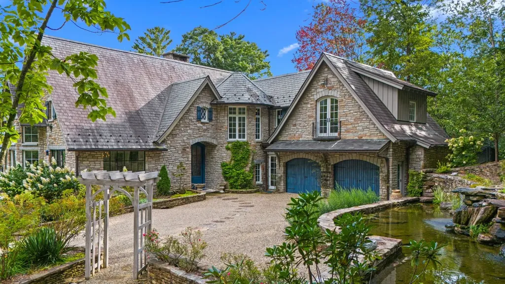 214 South Old Walhalla Road Highlands NC 28741