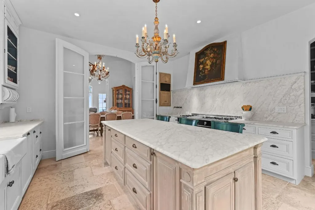 214 South Old Walhalla Road Highlands NC 28741
