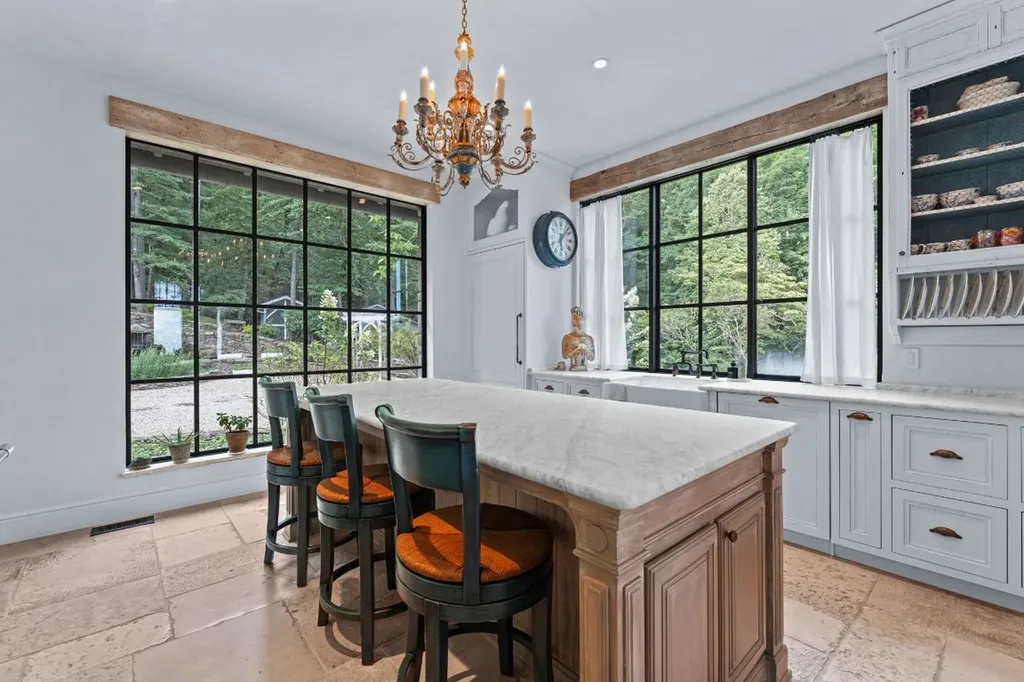214 South Old Walhalla Road Highlands NC 28741