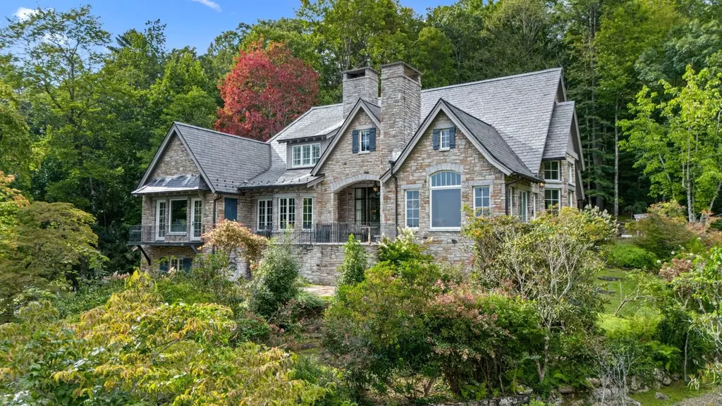214 South Old Walhalla Road Highlands NC 28741