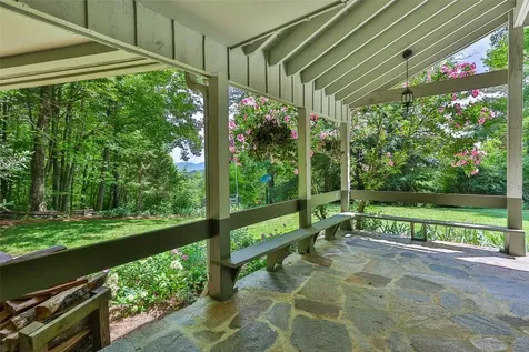 36 Devils Courthouse View Cashiers NC 28717