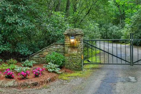 36 Devils Courthouse View Cashiers NC 28717