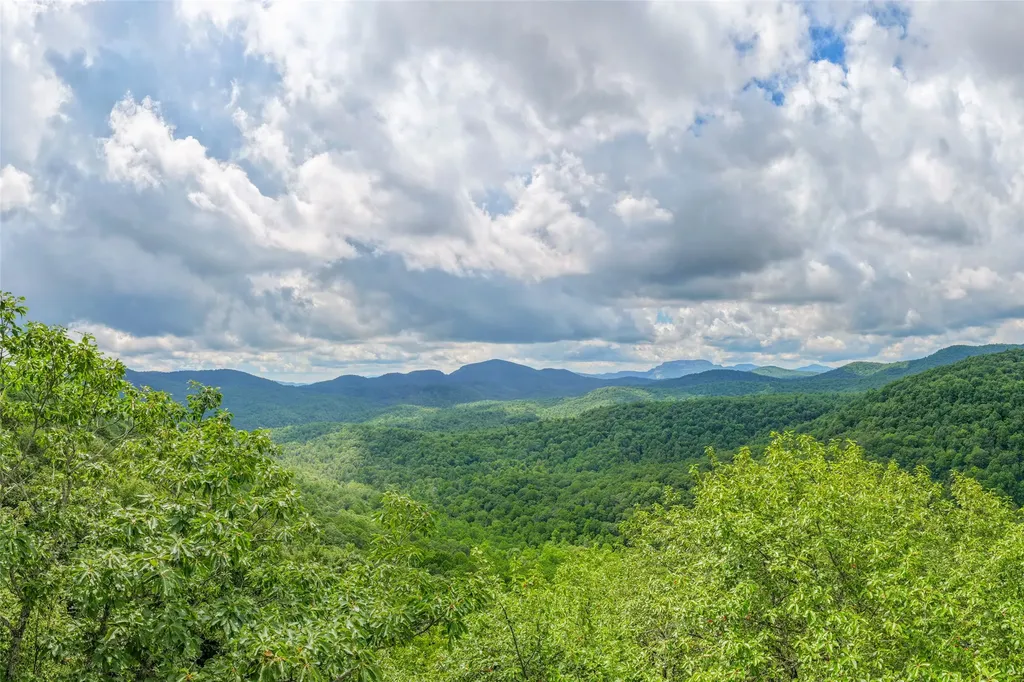 3 Whitewater Ridge Road Sapphire NC 28774