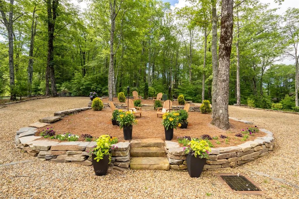 281 High Cliffs Road Cashiers NC 28717