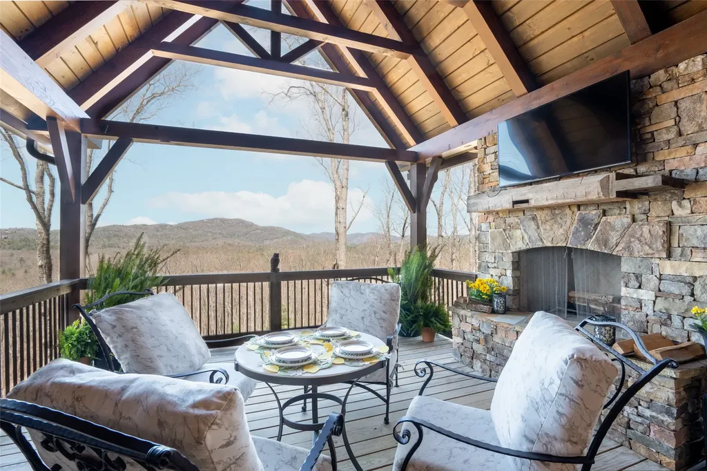 281 High Cliffs Road Cashiers NC 28717