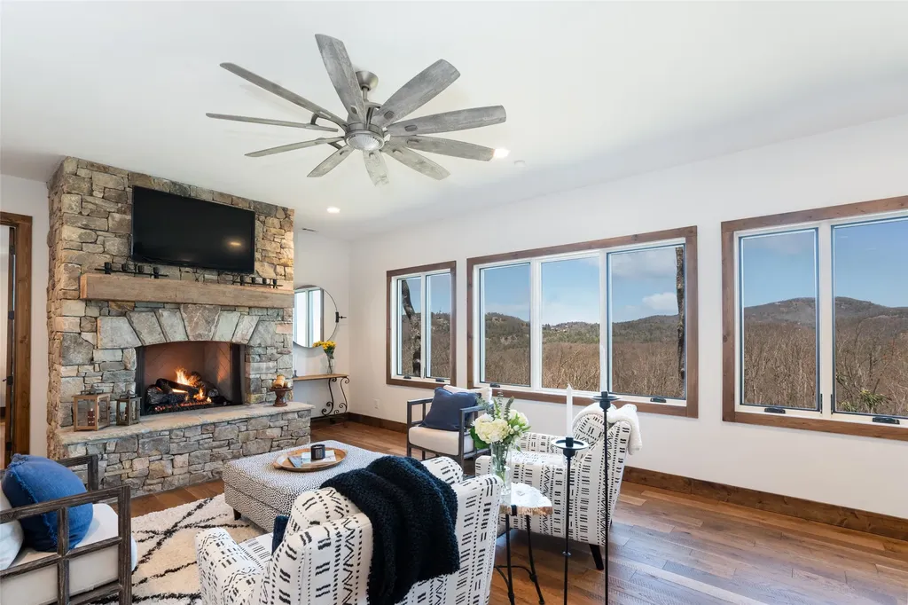 281 High Cliffs Road Cashiers NC 28717