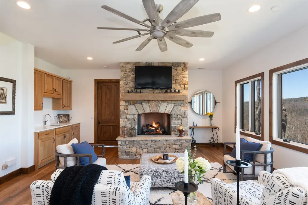 281 High Cliffs Road Cashiers NC 28717