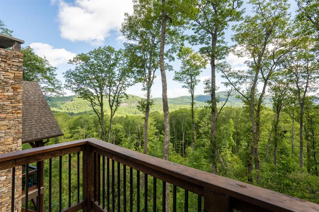 281 High Cliffs Road Cashiers NC 28717