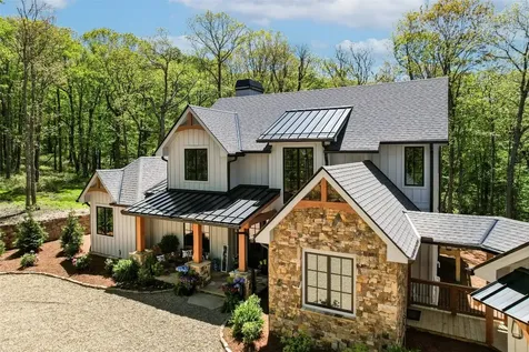 1984 New Settlers Way Glenville NC 28736