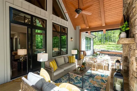 1984 New Settlers Way Glenville NC 28736