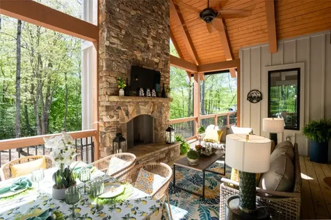 1984 New Settlers Way Glenville NC 28736