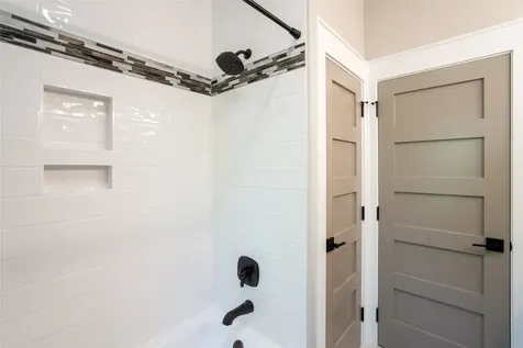 1984 New Settlers Way Glenville NC 28736