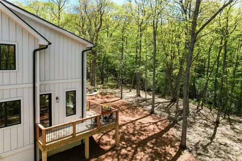 1984 New Settlers Way Glenville NC 28736