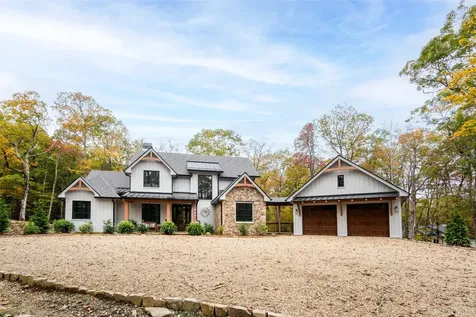 1984 New Settlers Way Glenville NC 28736