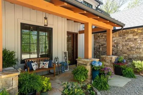 1984 New Settlers Way Glenville NC 28736