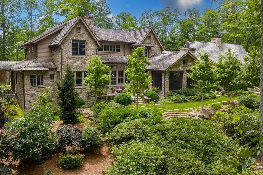 2071 High Mountain Drive Cashiers NC 28717