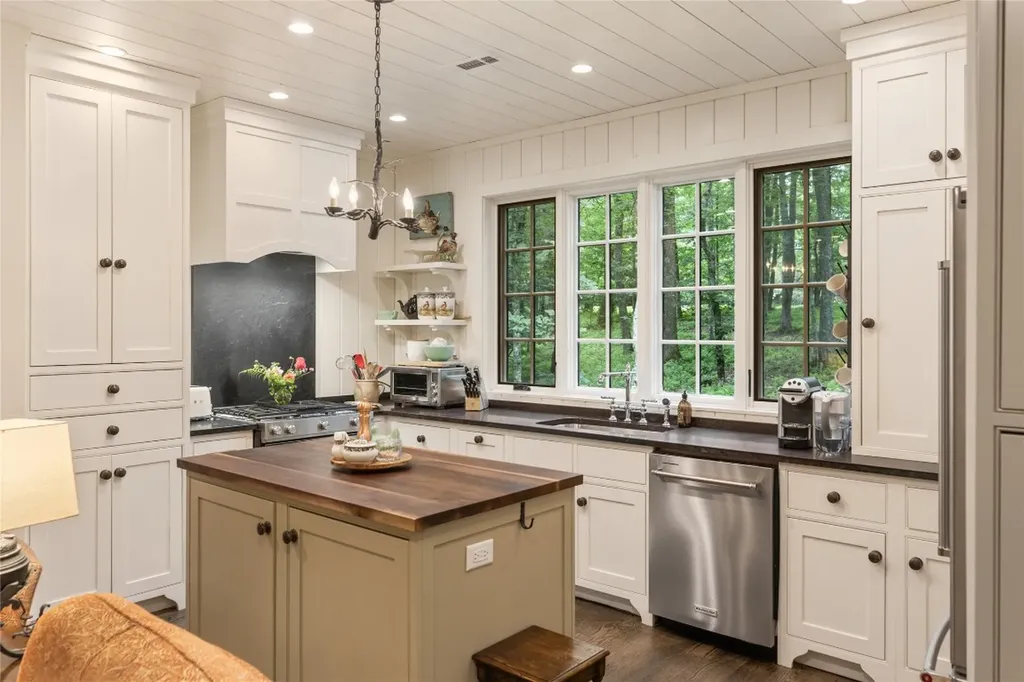 68 Firesong Lane Glenville NC 28736