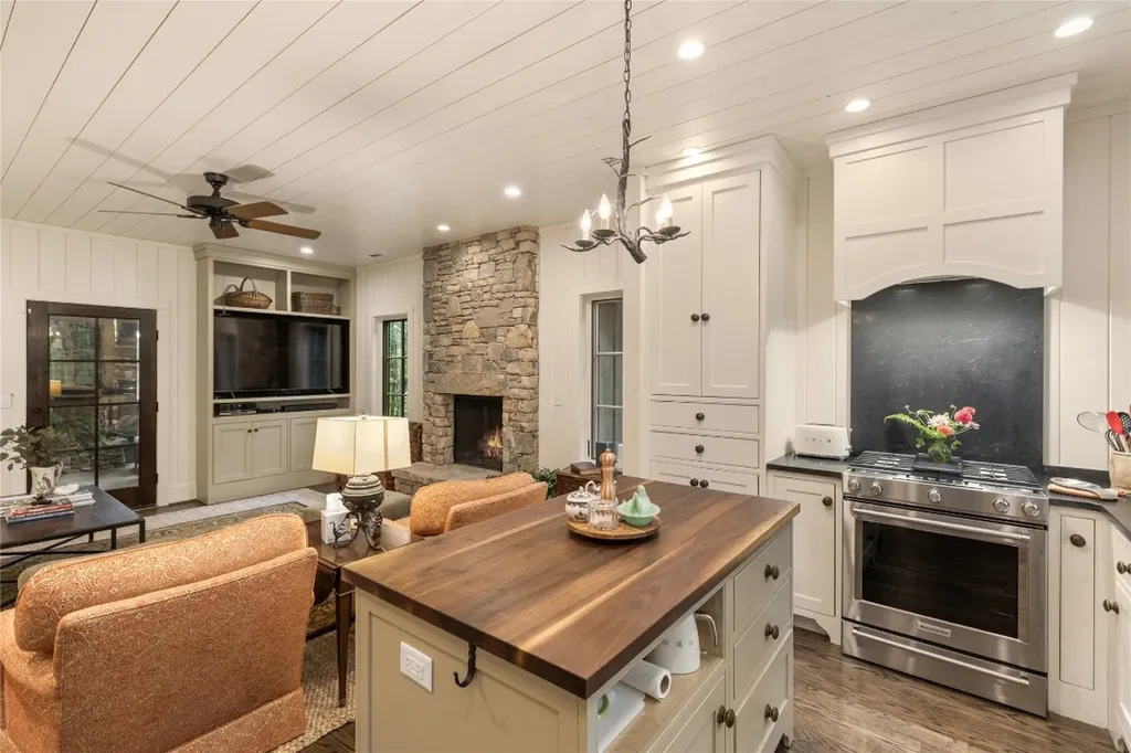 68 Firesong Lane Glenville NC 28736