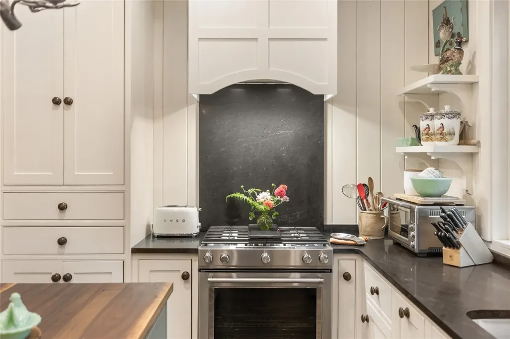 68 Firesong Lane Glenville NC 28736