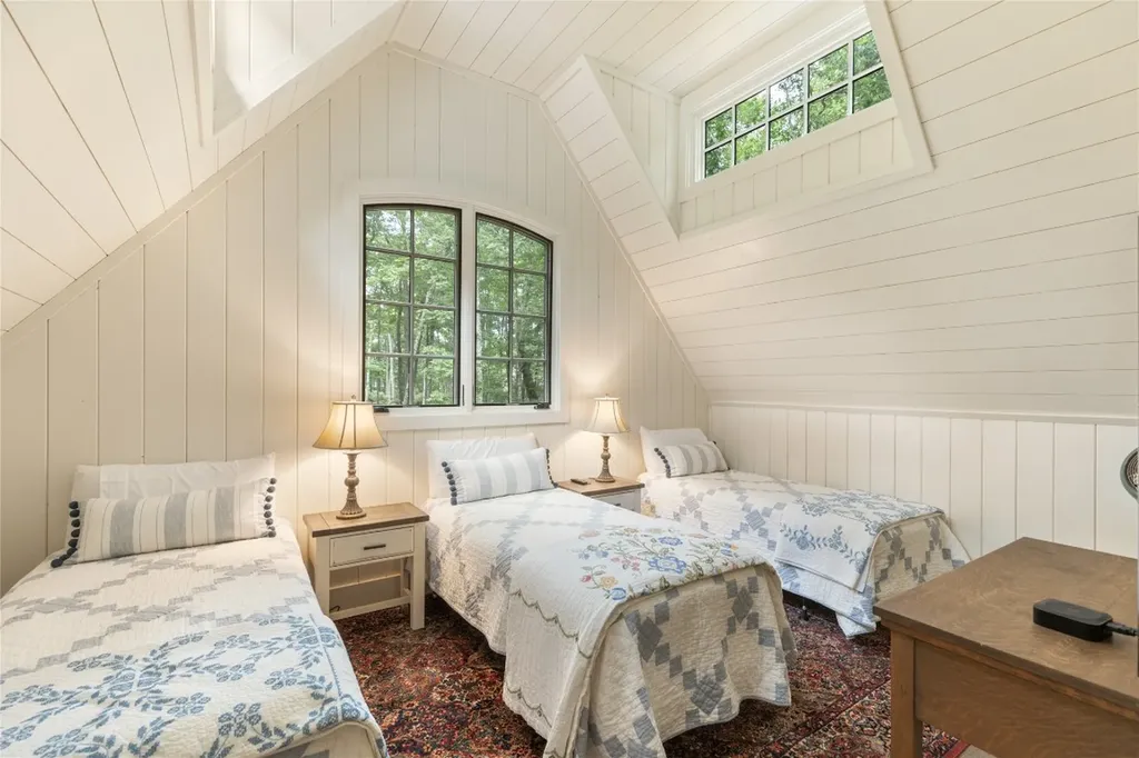 68 Firesong Lane Glenville NC 28736