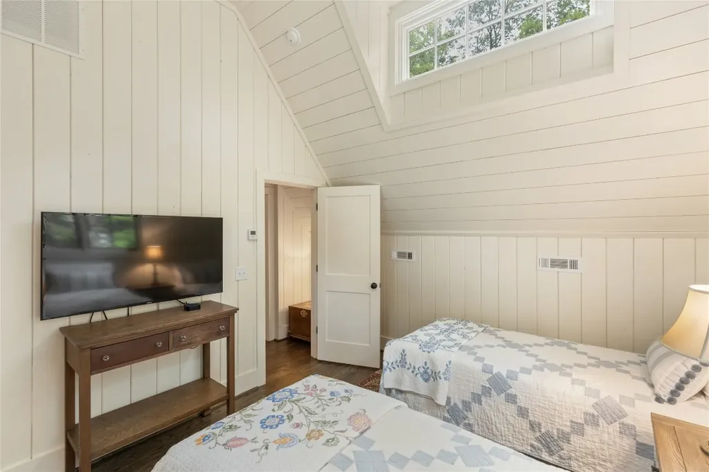 68 Firesong Lane Glenville NC 28736