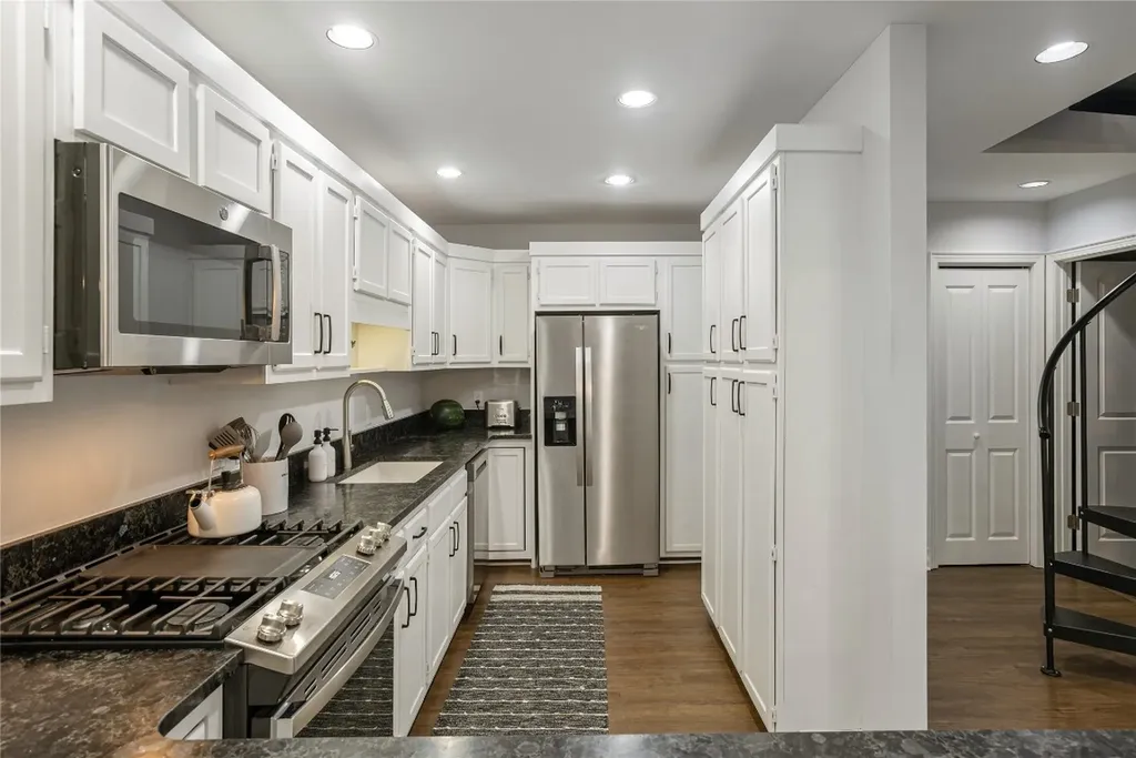 19 Whiteside Mountain Road Highlands NC 28741