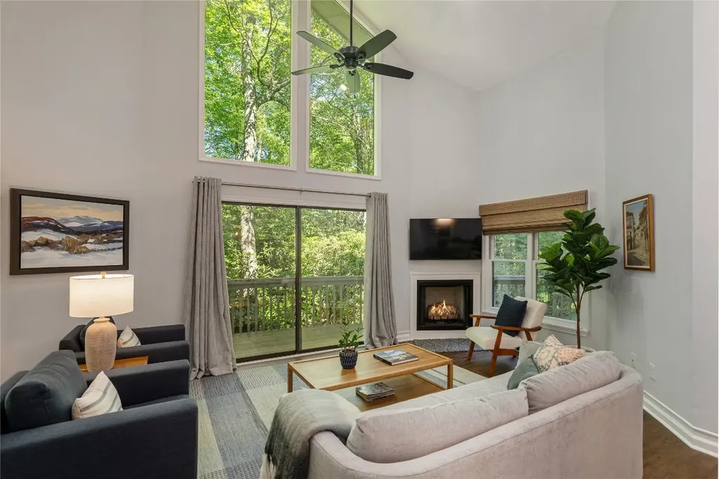 19 Whiteside Mountain Road Highlands NC 28741