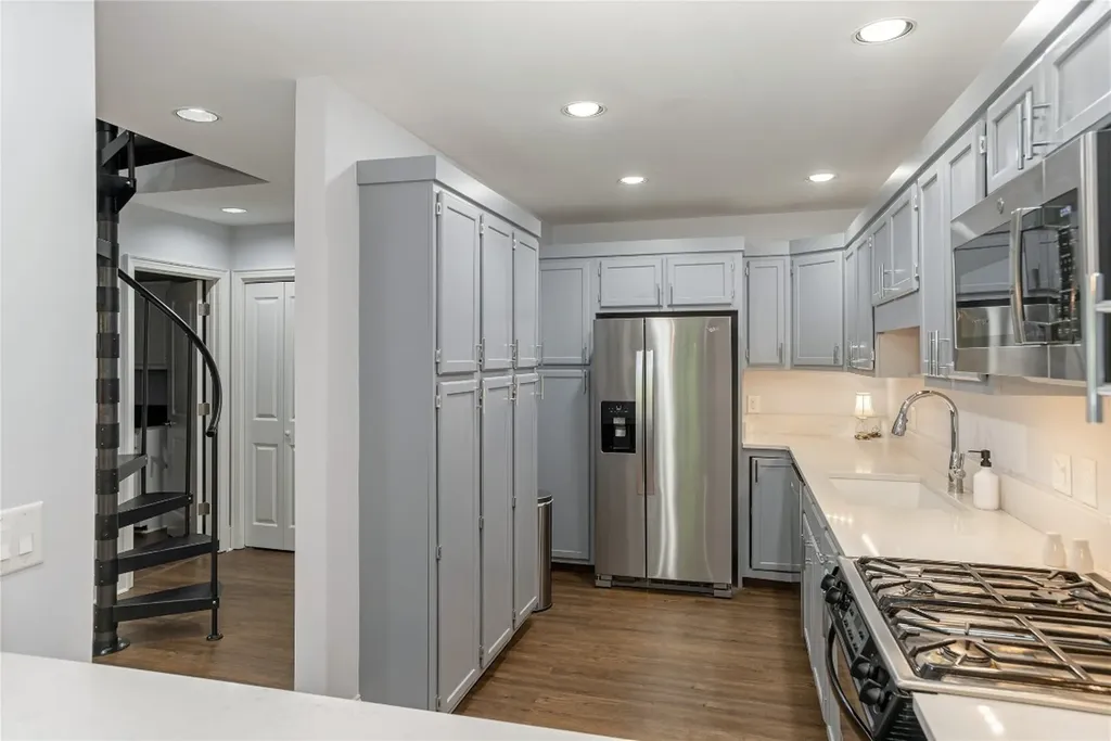 19 Whiteside Mountain Road Highlands NC 28741