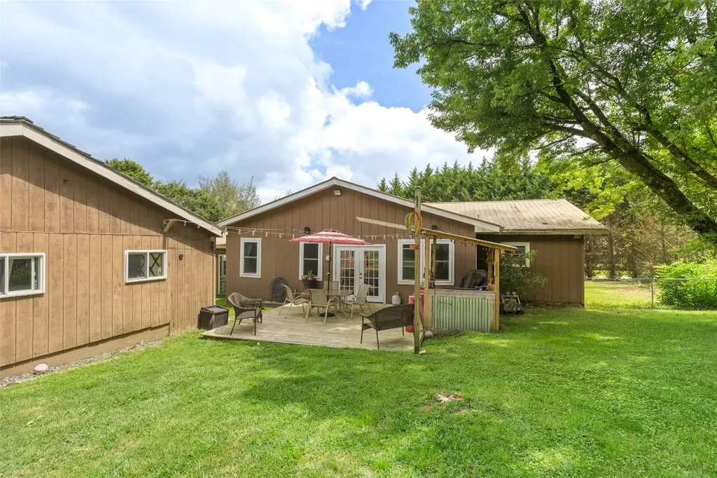 4854 Pine Creek Road Cullowhee NC 28723