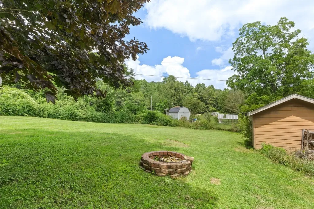 4854 Pine Creek Road Cullowhee NC 28723