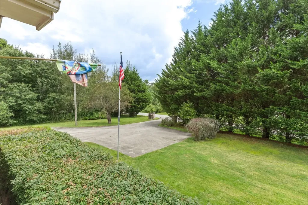 4854 Pine Creek Road Cullowhee NC 28723