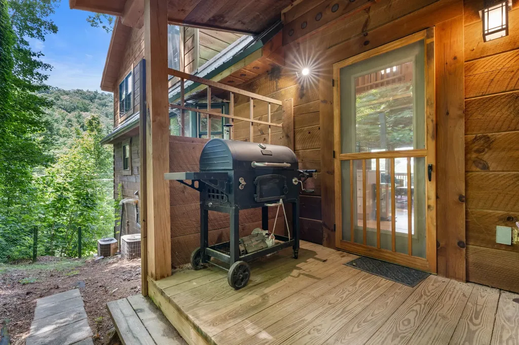 133 Hidden Springs Way Highlands NC 28741