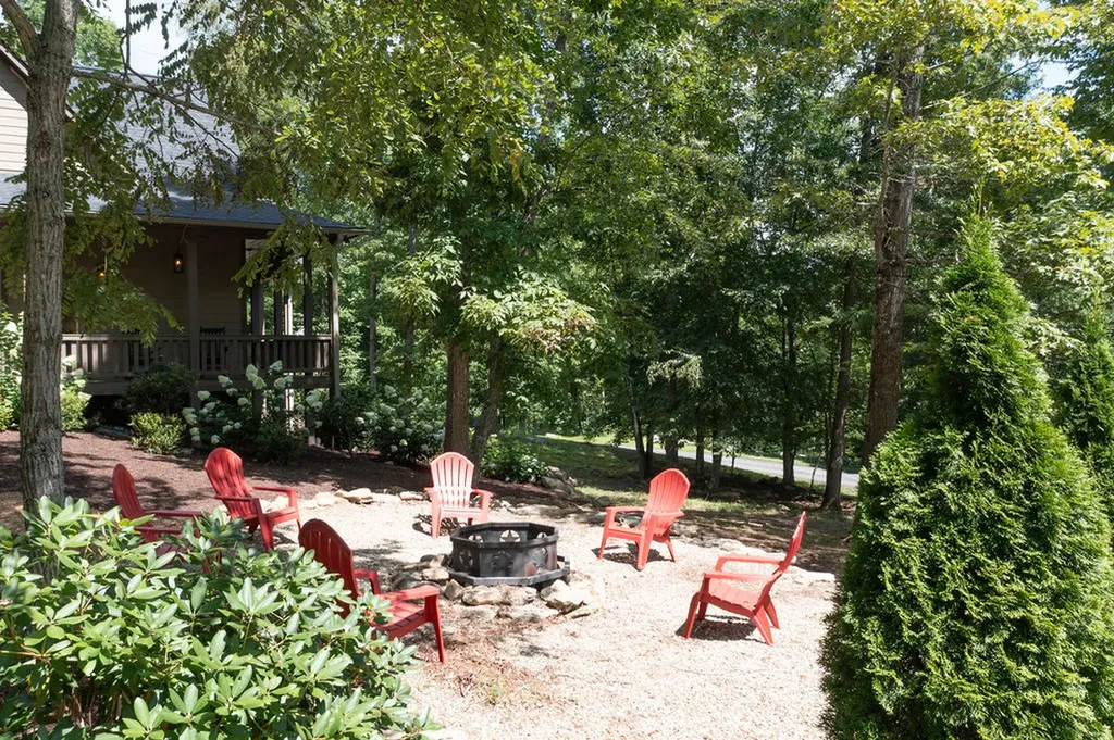 509 Pasture Road Glenville NC 28736