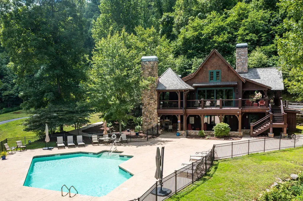 509 Pasture Road Glenville NC 28736