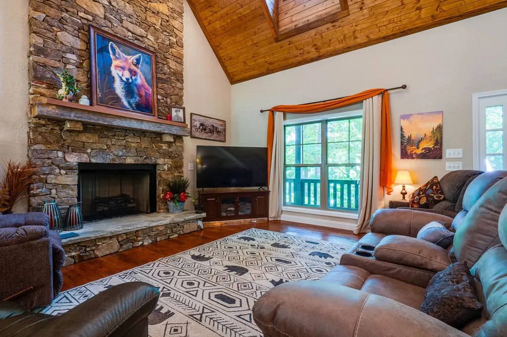 509 Pasture Road Glenville NC 28736