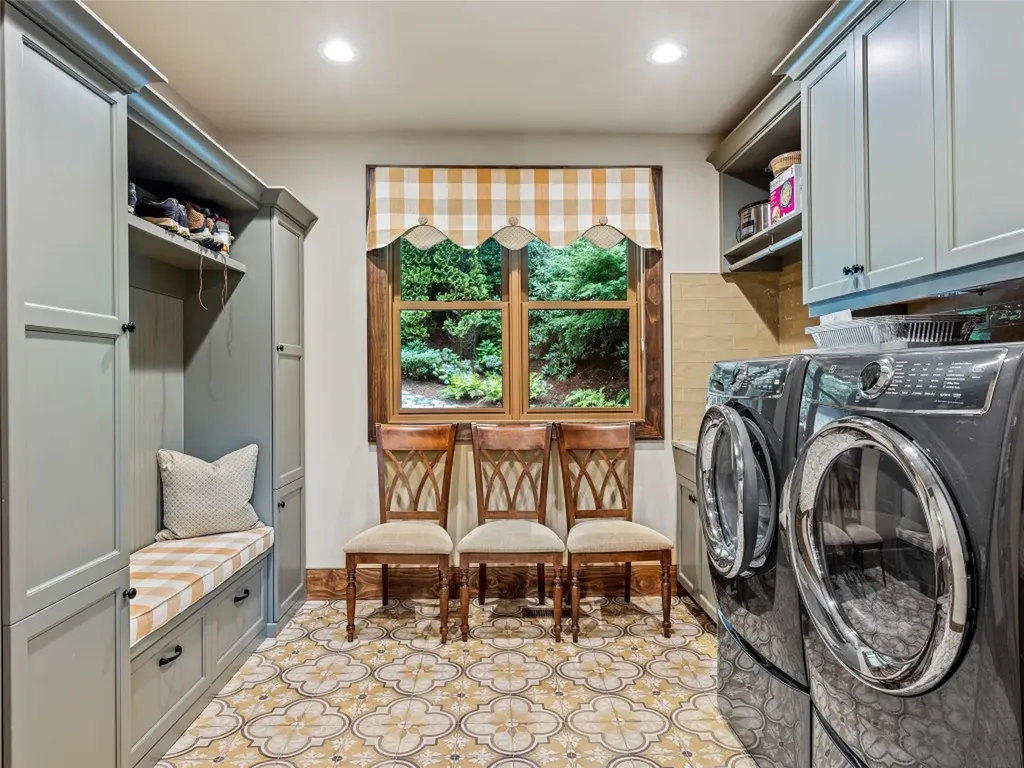 64 Bee Tree Way Lake Toxaway NC 28747