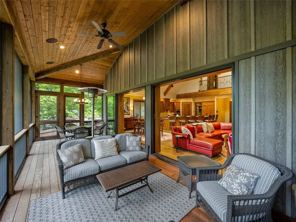 64 Bee Tree Way Lake Toxaway NC 28747