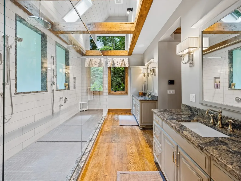 64 Bee Tree Way Lake Toxaway NC 28747