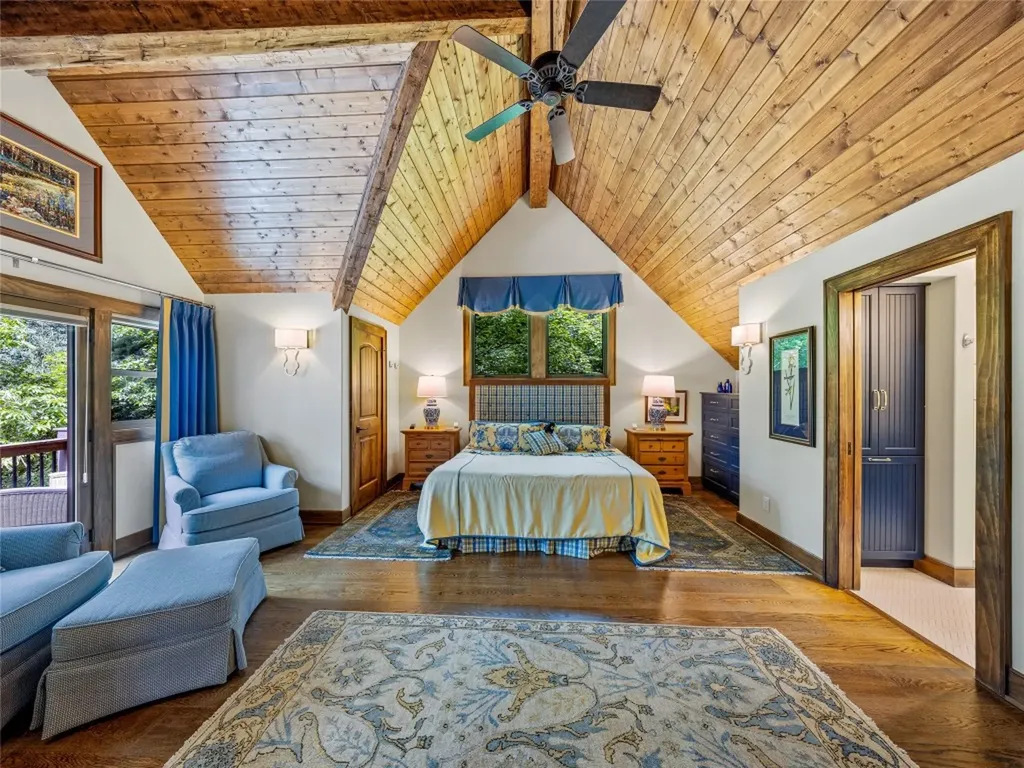 64 Bee Tree Way Lake Toxaway NC 28747