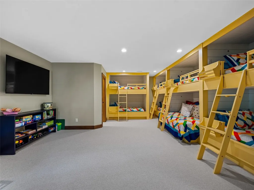 64 Bee Tree Way Lake Toxaway NC 28747