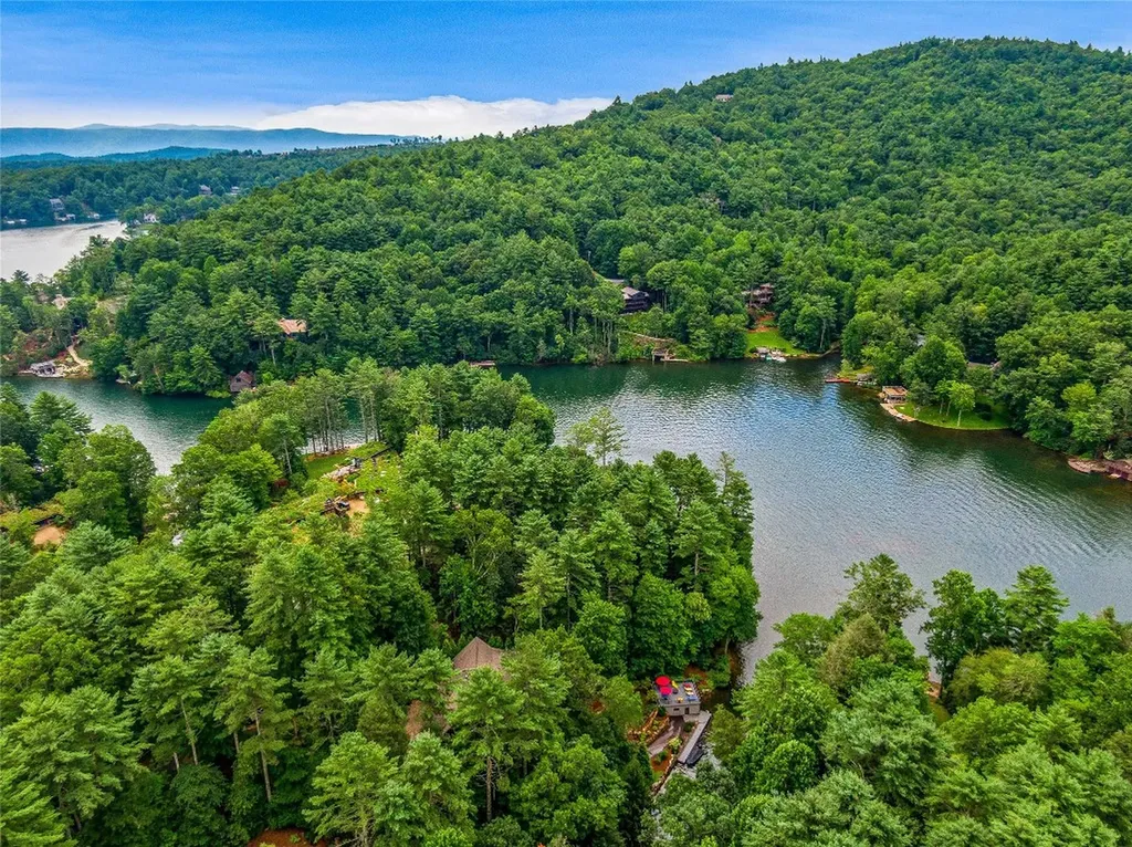 64 Bee Tree Way Lake Toxaway NC 28747