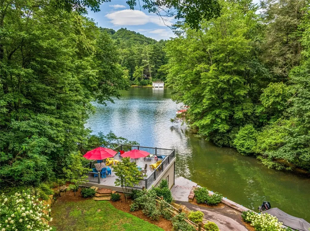 64 Bee Tree Way Lake Toxaway NC 28747