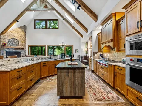 64 Bee Tree Way Lake Toxaway NC 28747