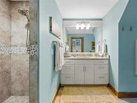 64 Bee Tree Way Lake Toxaway NC 28747