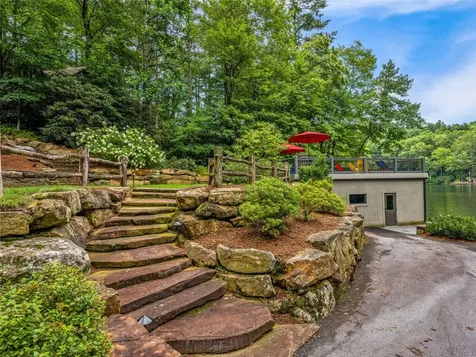 64 Bee Tree Way Lake Toxaway NC 28747