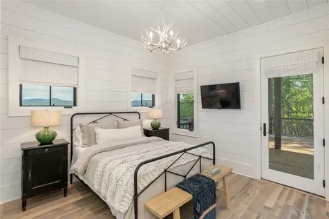 726 E Ridge Road Cashiers NC 28717